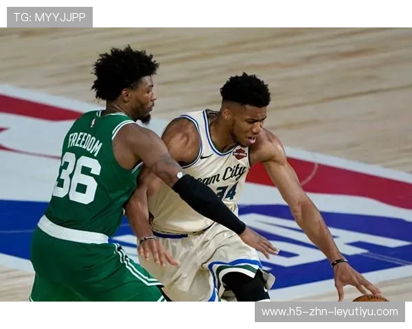 字母哥深夜为球队写战术笔记，敬业精神获尊重